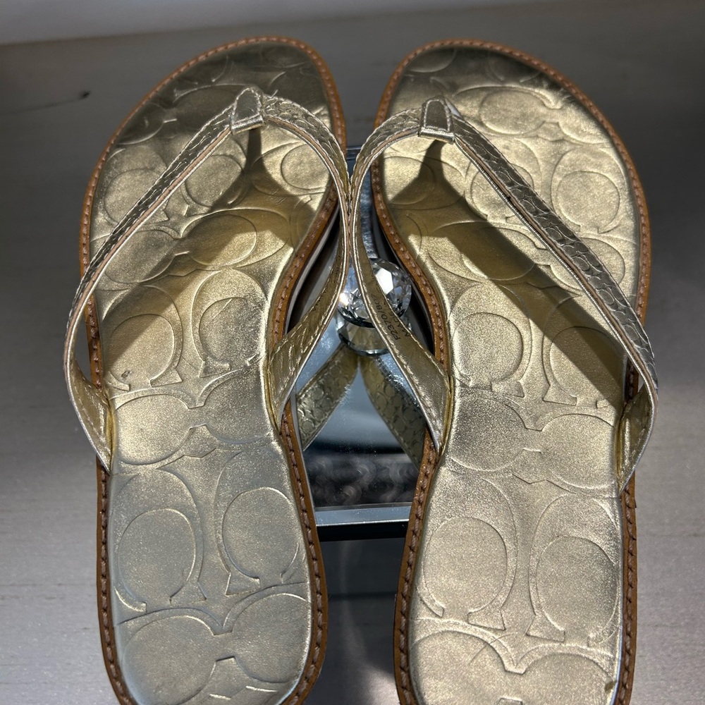 Coach Metallic Gold Logo-Embossed Thong Sandals - Picture 3 of 5